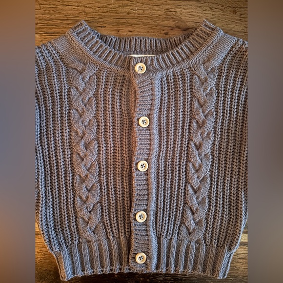 Cozy Cable Knit Sweater - Gray - Picture 2 of 3